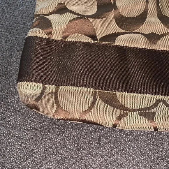 Coach Signature Brown Shoulder Logo Handbag - Picture 3 of 7